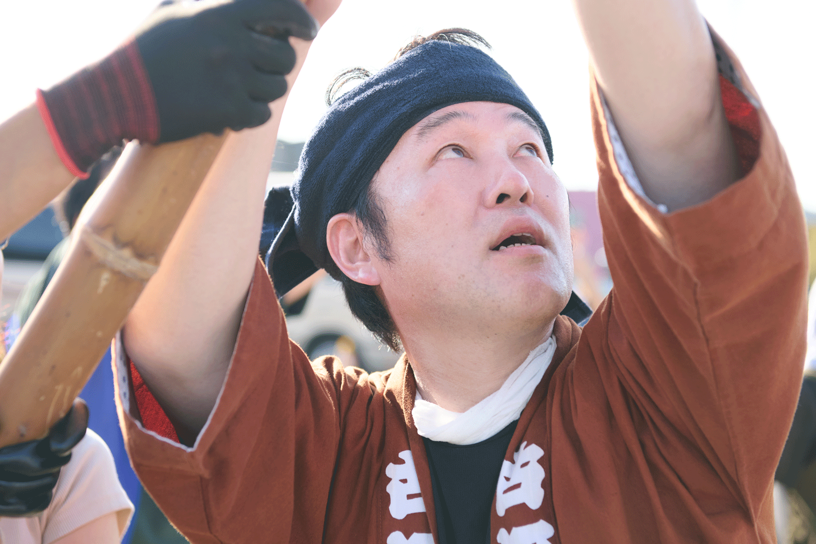 お笑い芸人・つぶやきシローさんが伝統ある“古河提灯竿もみまつり”の